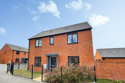 Freshfields Close, Basingstoke, RG23