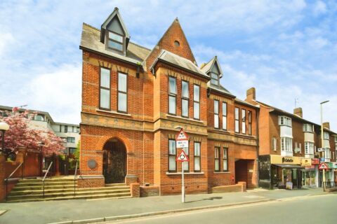 New Street, Verum House, RG21