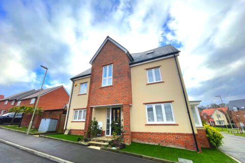 Saunders Way, Basingstoke, RG23